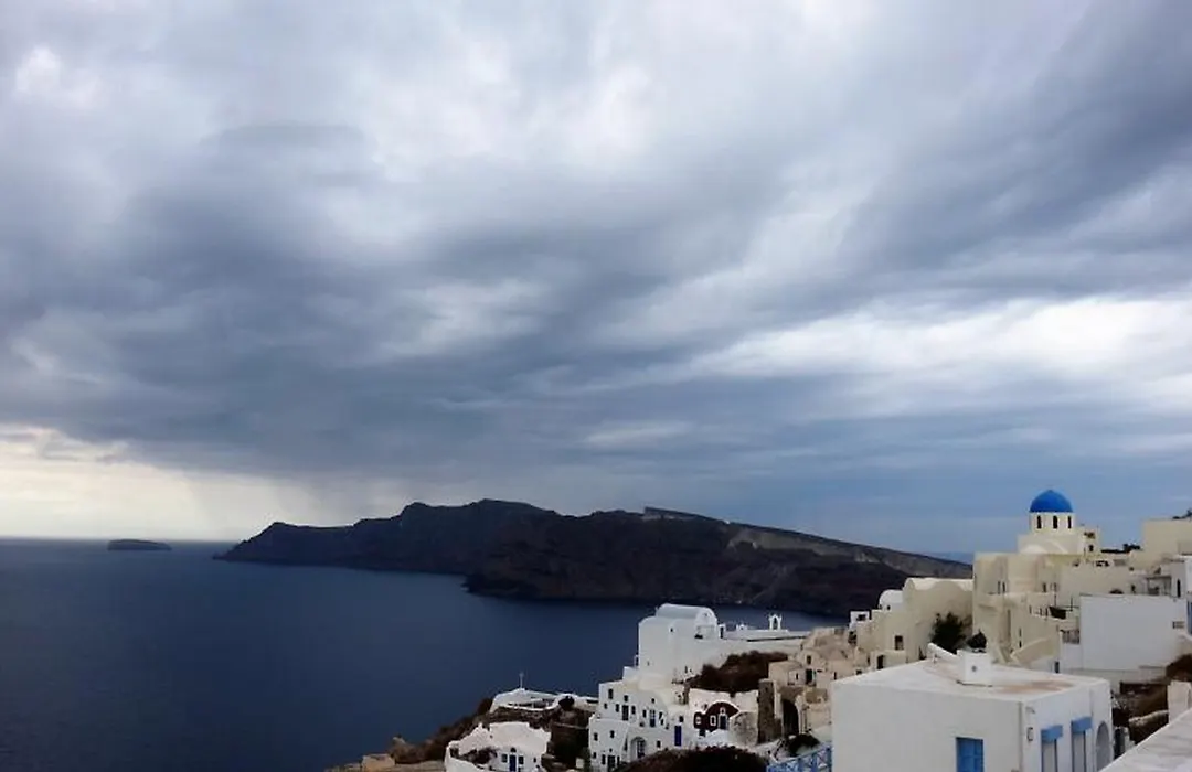 La Maltese Oia Luxury Suites-1